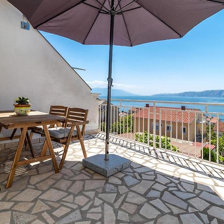 Lovely Apartment In Novi Vinodolski With Wifi Exterior foto